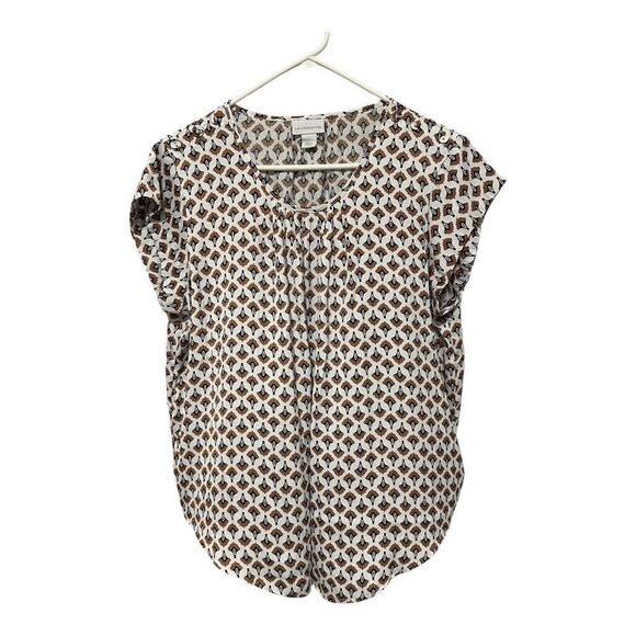Liz Claiborne Patterned Top accent faux buttons on shoulder matches pattern - Picture 1 of 9